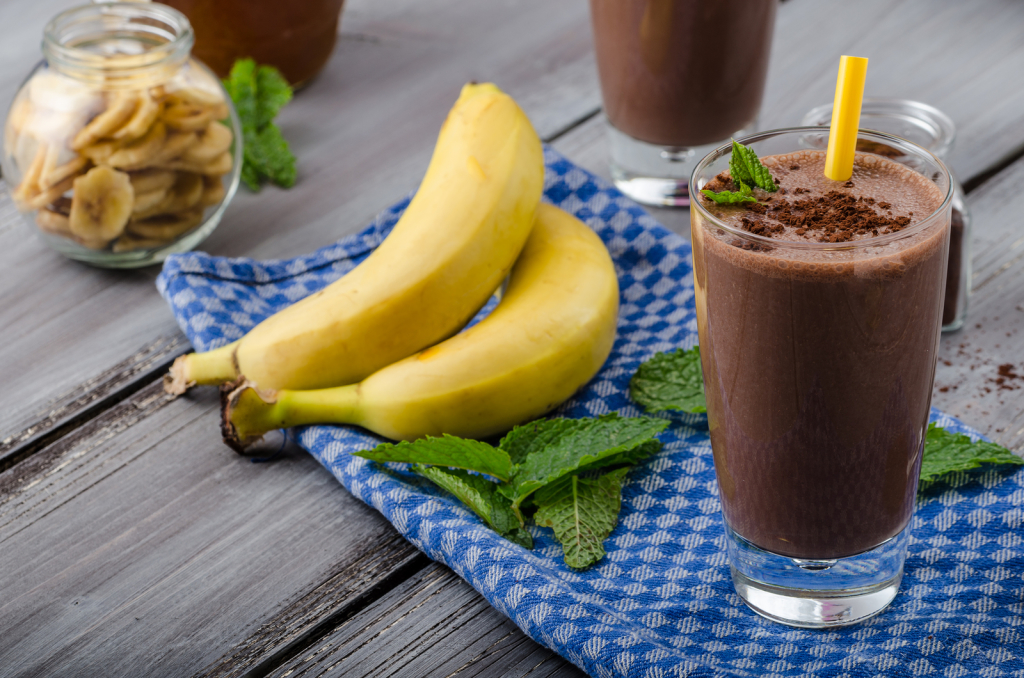 Chocolate-banana smoothie 70 % cocoa all natural ingredience